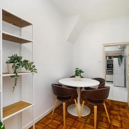 Liberty Avenue * Лиссабон